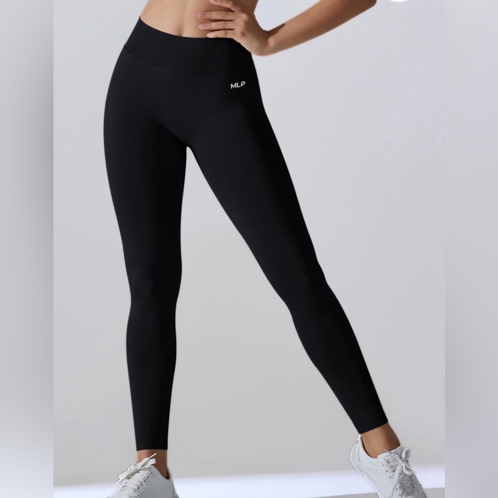 MLP shape-master leggings size Small in Black.
Never been worn.